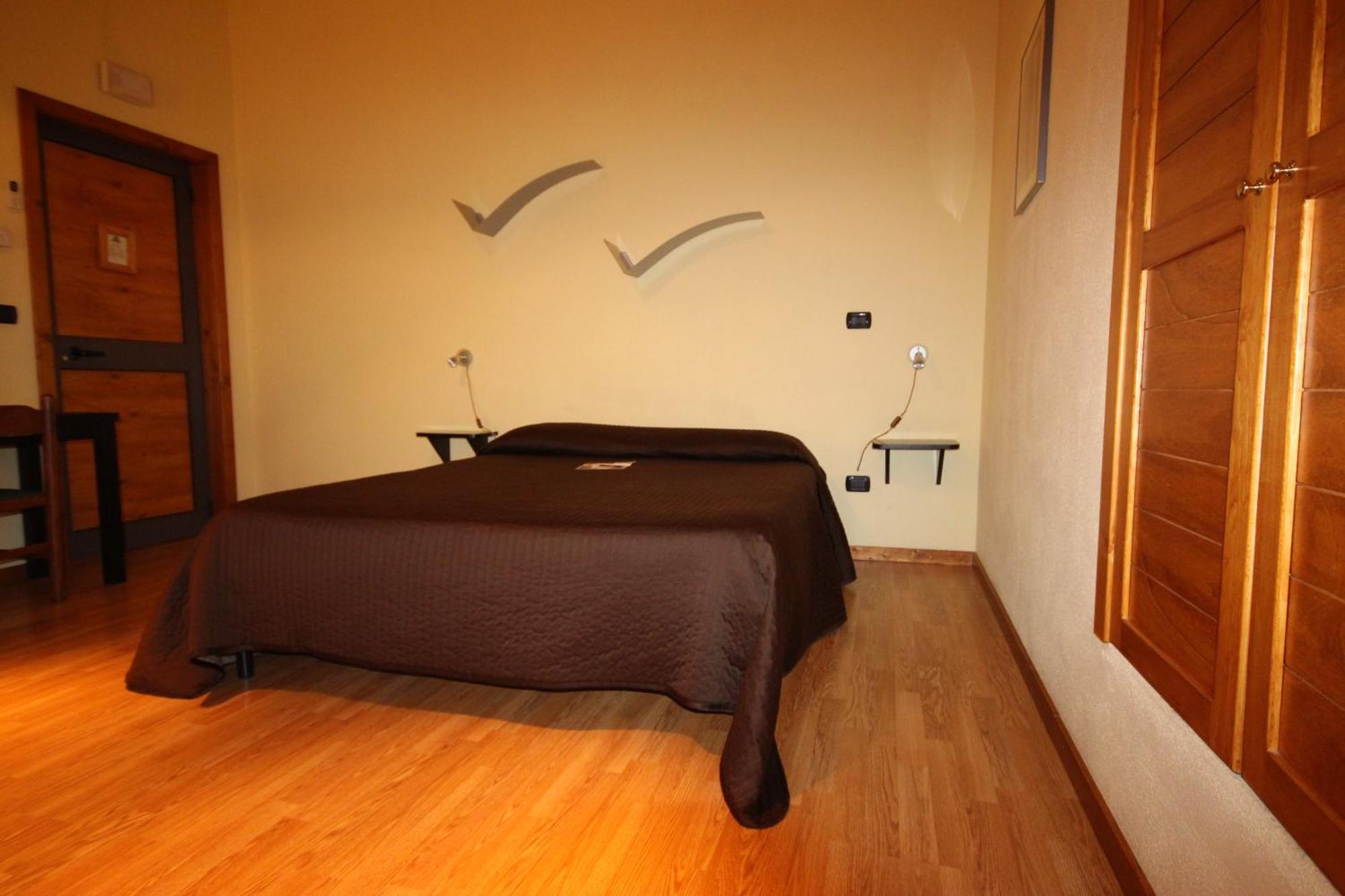 Albergo Tripoli B&B Affittacamere Κοράτο Εξωτερικό φωτογραφία